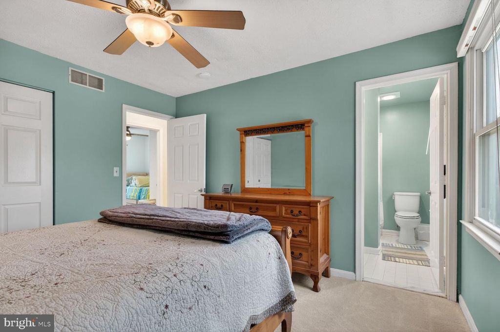Image 17 of property listing at 1300 ROUNDHOUSE CT, Severn, MD 21144
