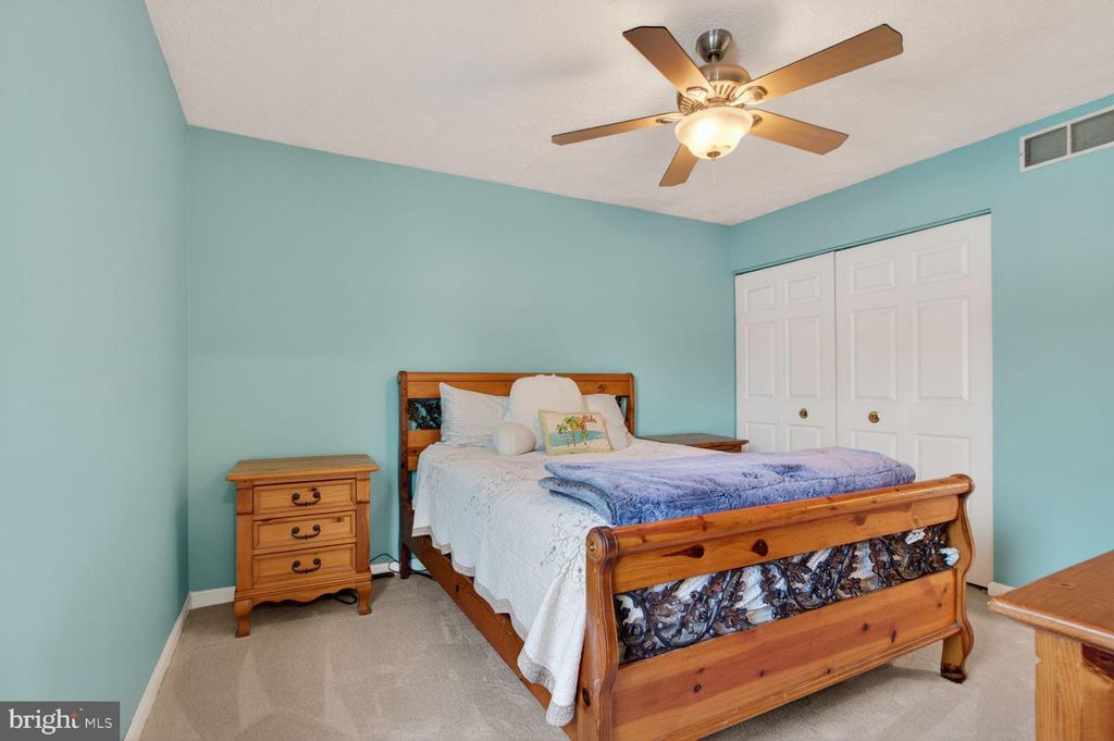 Image 18 of property listing at 1300 ROUNDHOUSE CT, Severn, MD 21144