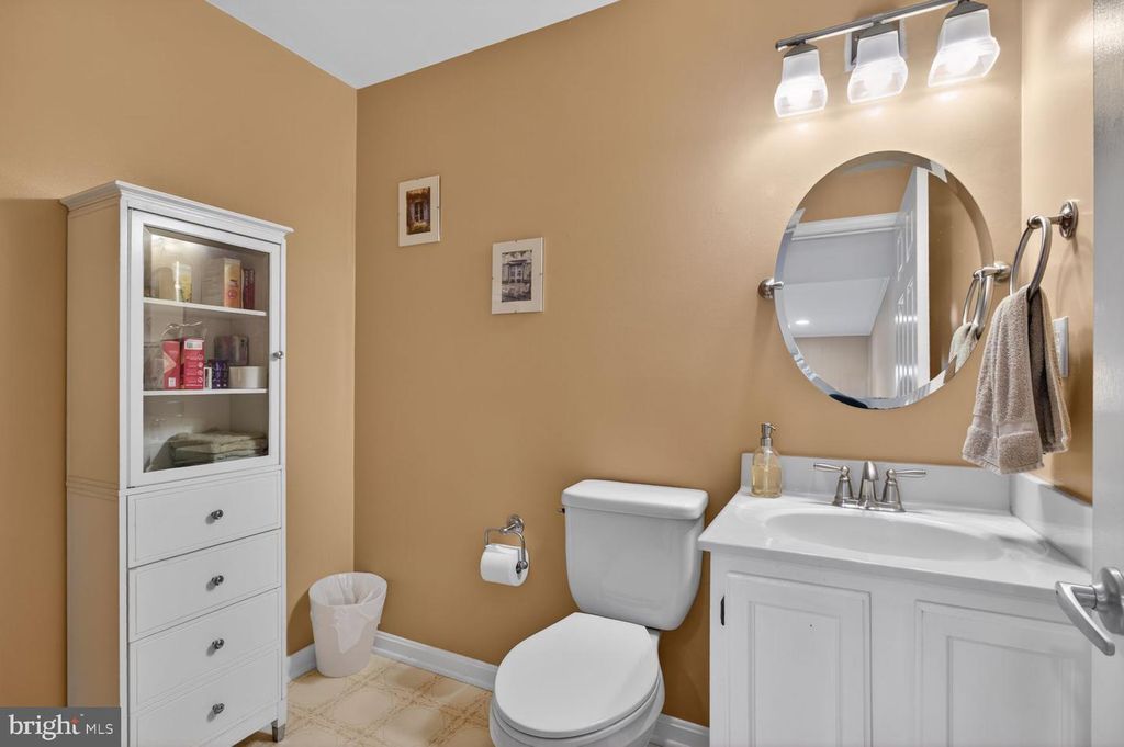 Image 20 of property listing at 1300 ROUNDHOUSE CT, Severn, MD 21144