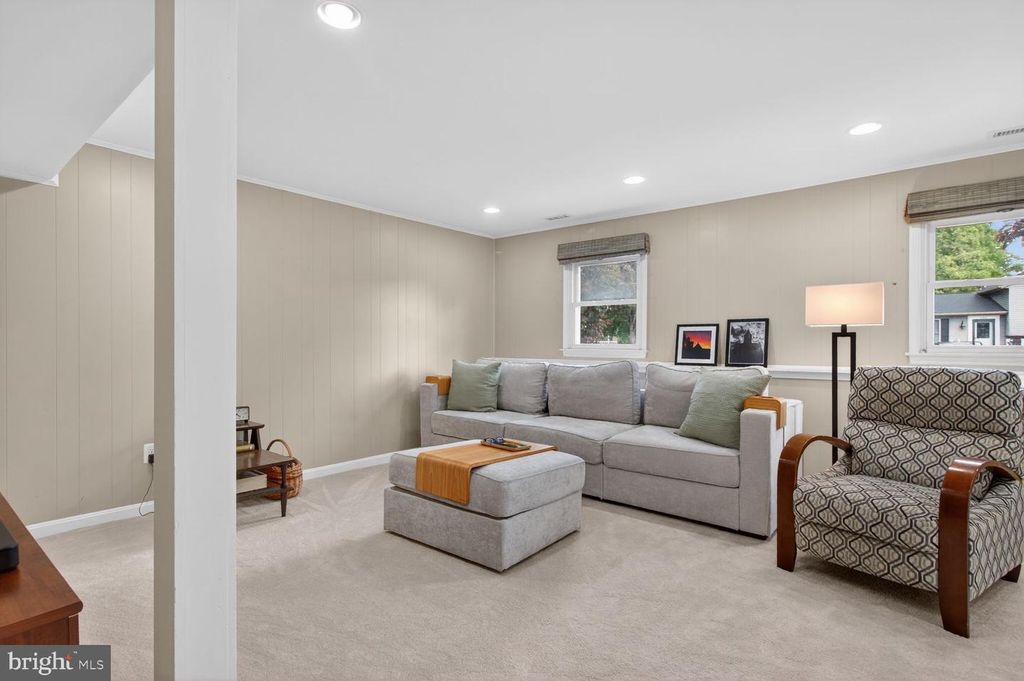 Image 22 of property listing at 1300 ROUNDHOUSE CT, Severn, MD 21144