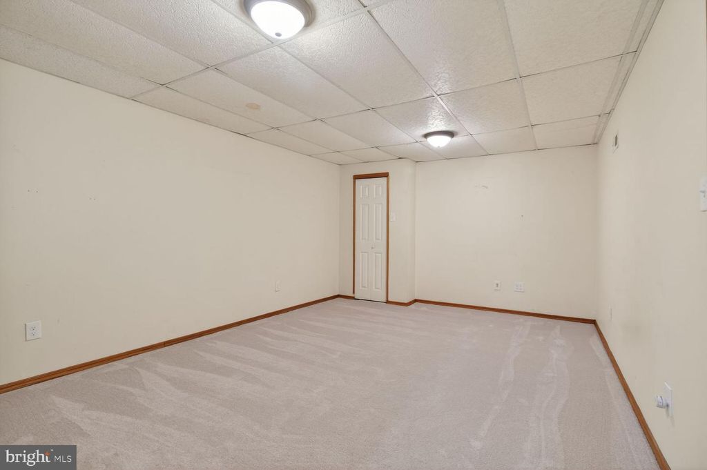 Image 25 of property listing at 1300 ROUNDHOUSE CT, Severn, MD 21144