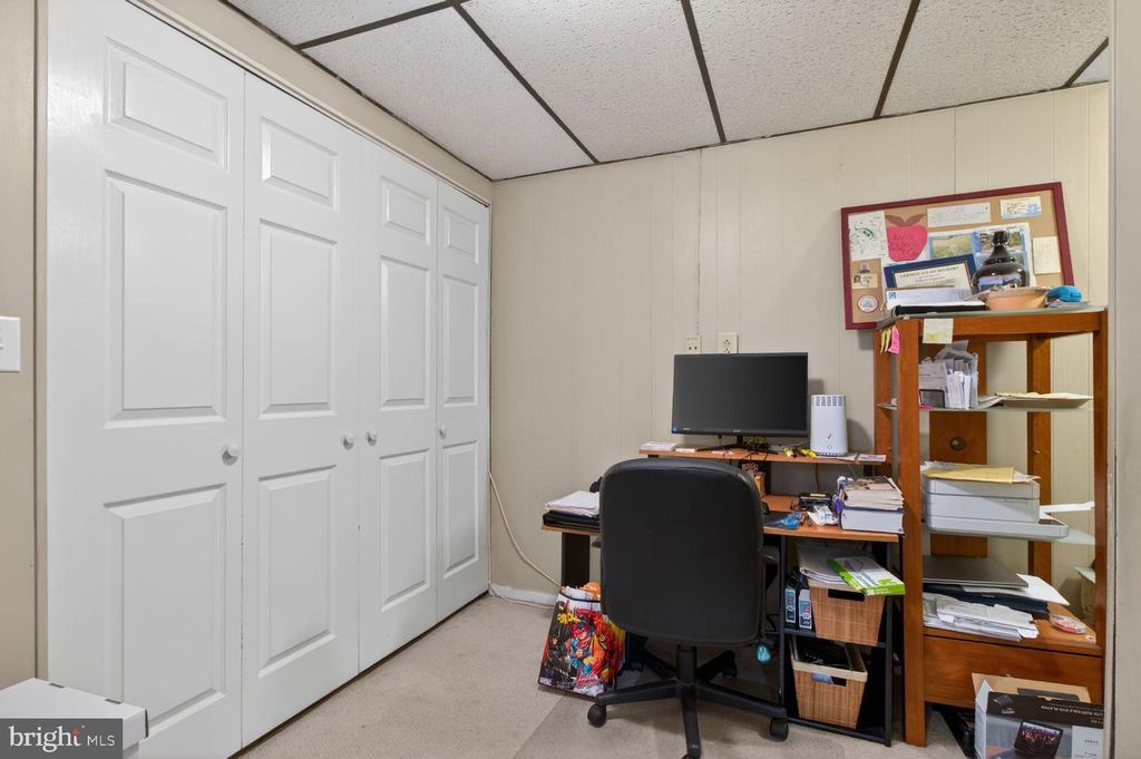 Image 26 of property listing at 1300 ROUNDHOUSE CT, Severn, MD 21144