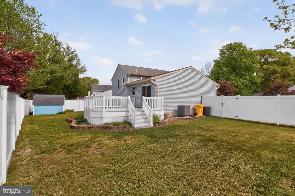 Image 29 of property listing at 1300 ROUNDHOUSE CT, Severn, MD 21144