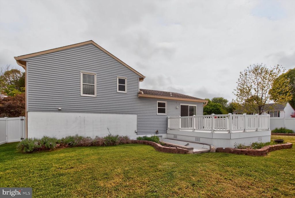 Image 30 of property listing at 1300 ROUNDHOUSE CT, Severn, MD 21144