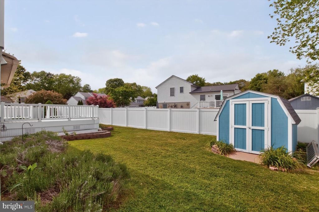 Image 31 of property listing at 1300 ROUNDHOUSE CT, Severn, MD 21144