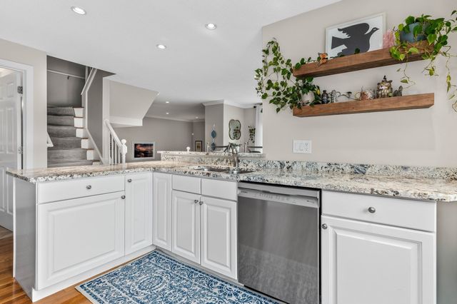 64 Maple St A, Canton, MA 02021