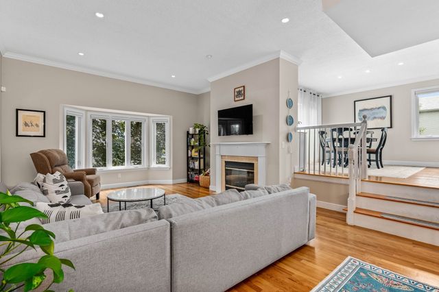 64 Maple St A, Canton, MA 02021