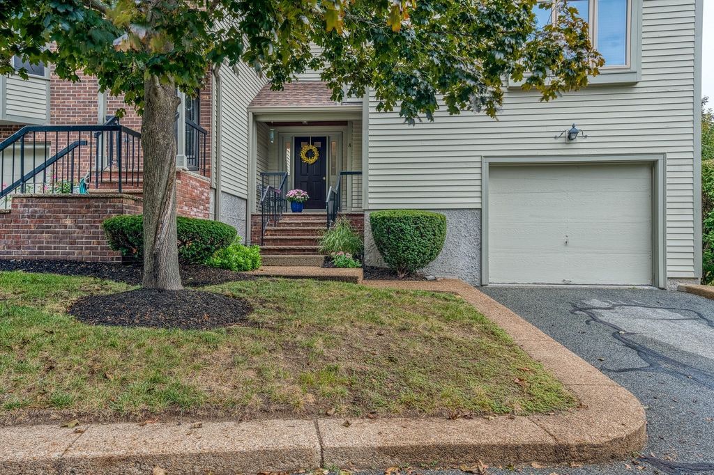 64 Maple St A, Canton, MA 02021