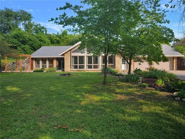 7000 S Buckner Tarsney Road, Oak Grove, MO 64075