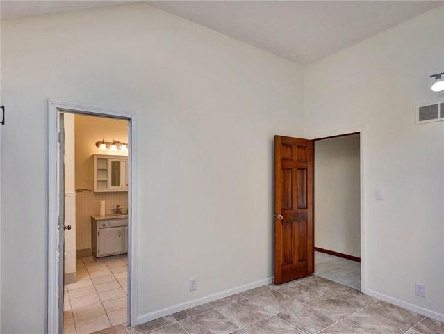 7000 S Buckner Tarsney Road, Oak Grove, MO 64075