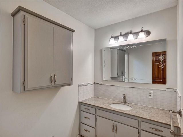 7000 S Buckner Tarsney Road, Oak Grove, MO 64075