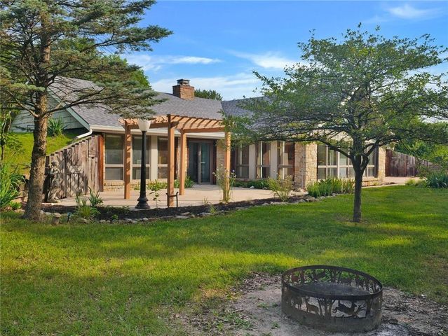 7000 S Buckner Tarsney Road, Oak Grove, MO 64075