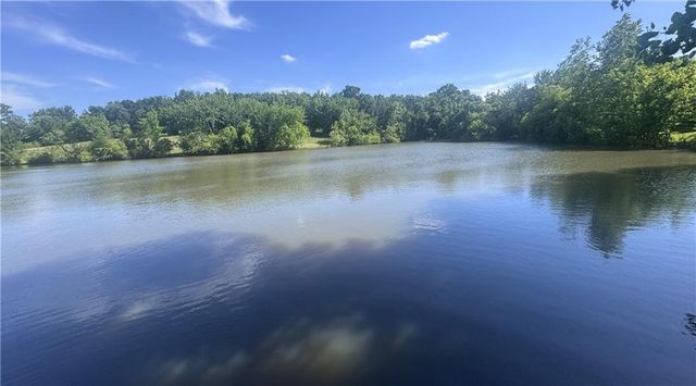 7000 S Buckner Tarsney Road, Oak Grove, MO 64075