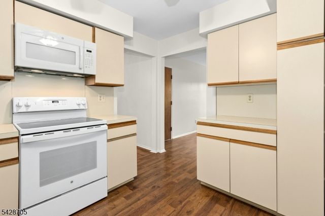 12 Harwich Ct, Scotch Plains Twp., NJ 07076