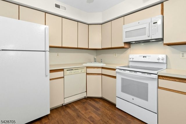 12 Harwich Ct, Scotch Plains Twp., NJ 07076