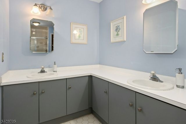 12 Harwich Ct, Scotch Plains Twp., NJ 07076