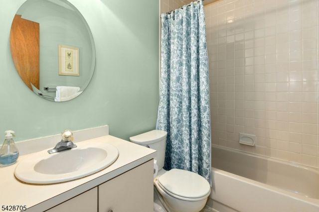 12 Harwich Ct, Scotch Plains Twp., NJ 07076