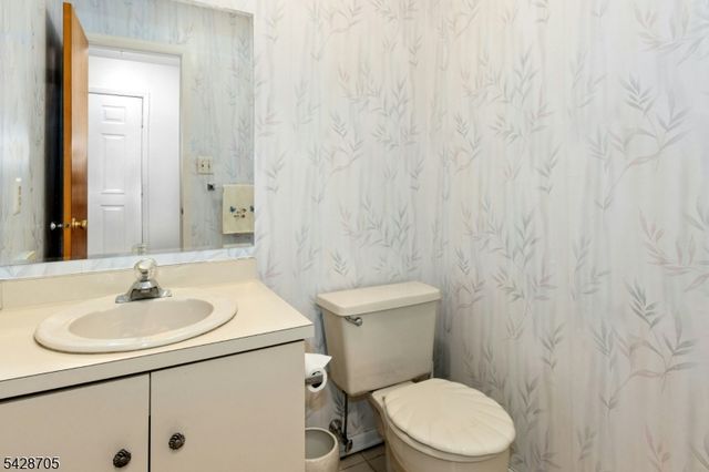 12 Harwich Ct, Scotch Plains Twp., NJ 07076