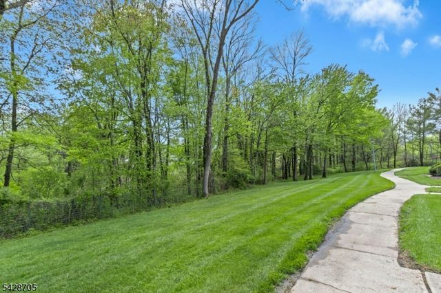 12 Harwich Ct, Scotch Plains Twp., NJ 07076