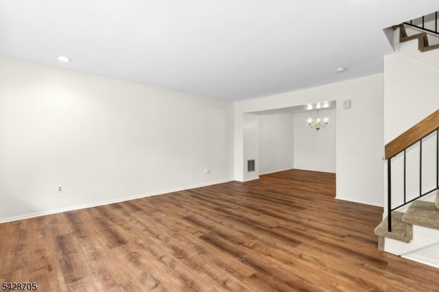 12 Harwich Ct, Scotch Plains Twp., NJ 07076