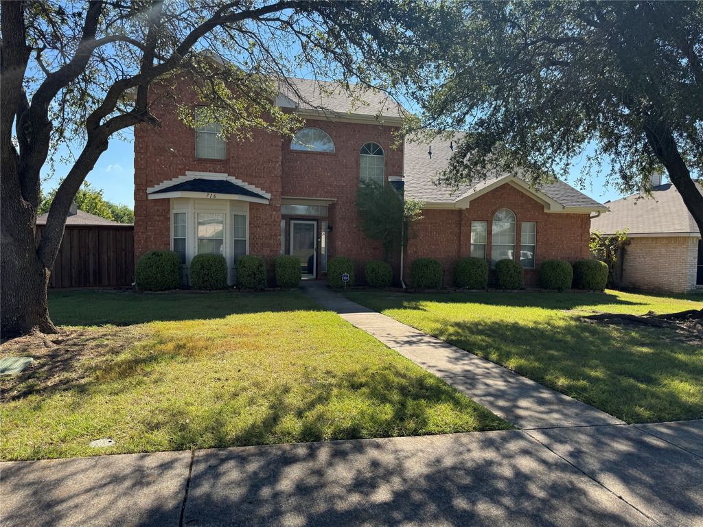716 Kristi Lane, Cedar Hill, TX 75104