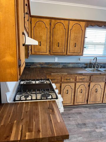 208 Elwood Dr, Sherwood, AR 72120