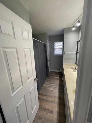 208 Elwood Dr, Sherwood, AR 72120