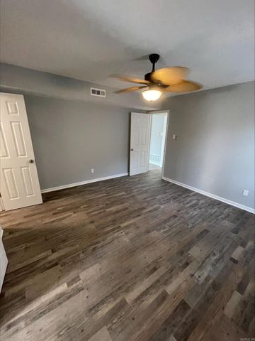 208 Elwood Dr, Sherwood, AR 72120