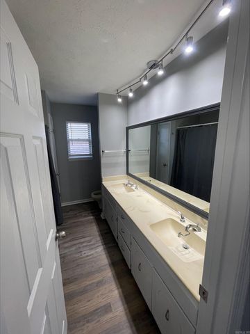 208 Elwood Dr, Sherwood, AR 72120