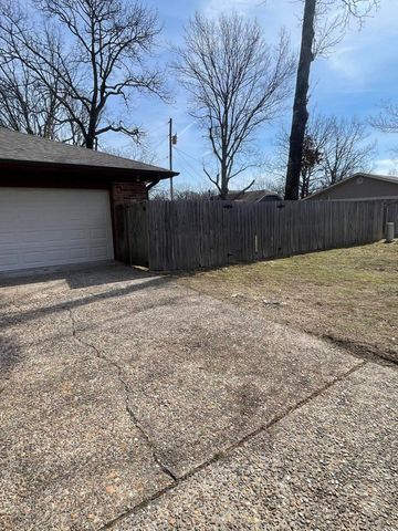 208 Elwood Dr, Sherwood, AR 72120