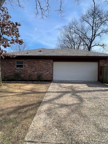 208 Elwood Dr, Sherwood, AR 72120