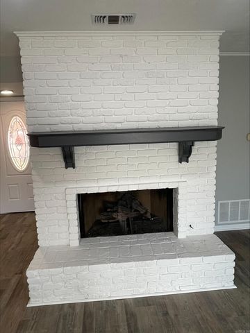 208 Elwood Dr, Sherwood, AR 72120