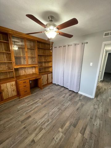 208 Elwood Dr, Sherwood, AR 72120