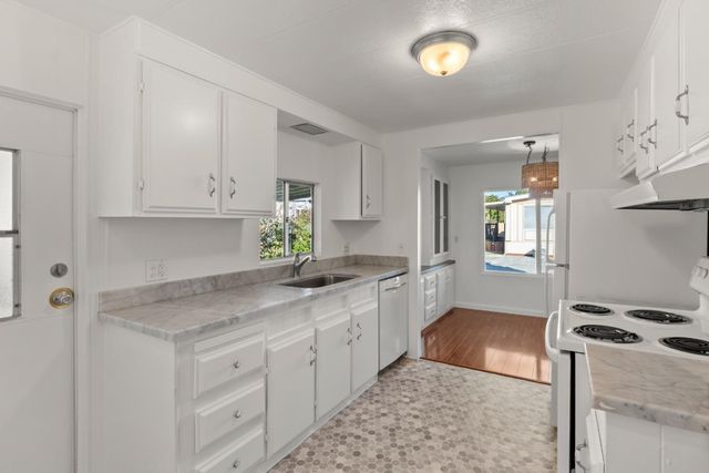 19 Dolphin Court 19, Half Moon Bay, CA 94019