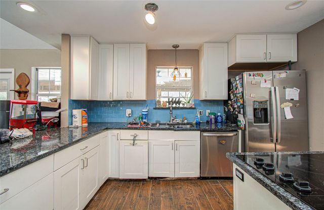 7228 Avenue R, Santa Fe, TX 77510