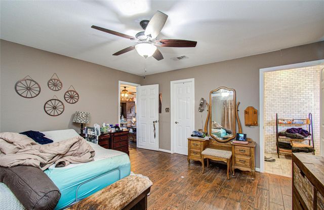 7228 Avenue R, Santa Fe, TX 77510