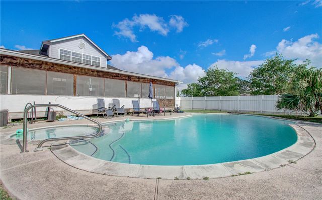 7228 Avenue R, Santa Fe, TX 77510