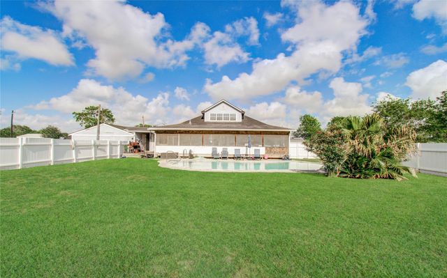 7228 Avenue R, Santa Fe, TX 77510