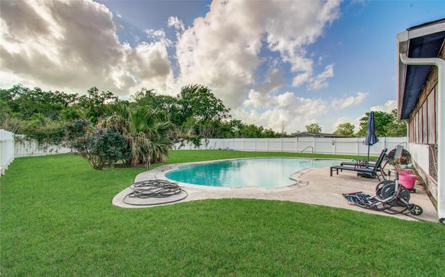 7228 Avenue R, Santa Fe, TX 77510