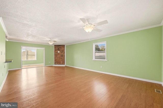790 RIVERMONT DR, Front Royal, VA 22630