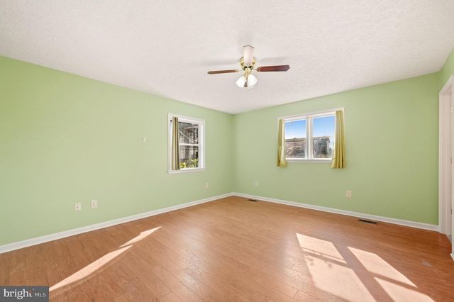 790 RIVERMONT DR, Front Royal, VA 22630