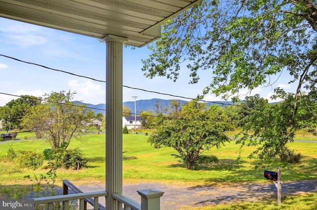 790 RIVERMONT DR, Front Royal, VA 22630