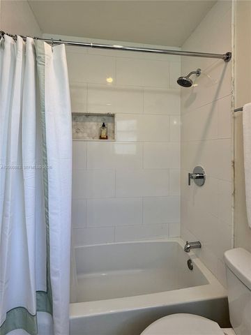 18750 NE 18th Ave 251, Miami, FL 33179