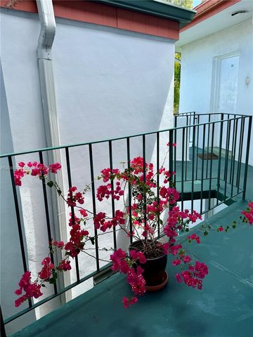 18750 NE 18th Ave 251, Miami, FL 33179