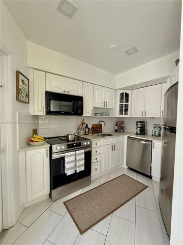 18750 NE 18th Ave 251, Miami, FL 33179