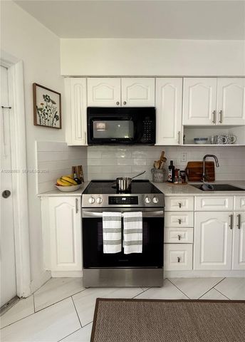 18750 NE 18th Ave 251, Miami, FL 33179