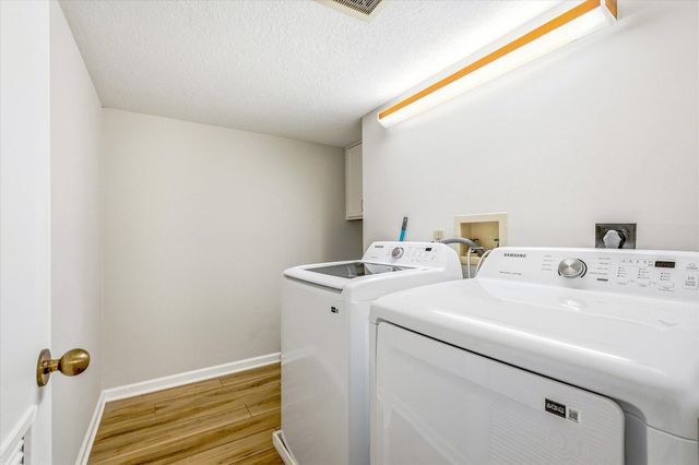 3150 Glen Oaks Avenue 105A, White Bear Lake, MN 55110