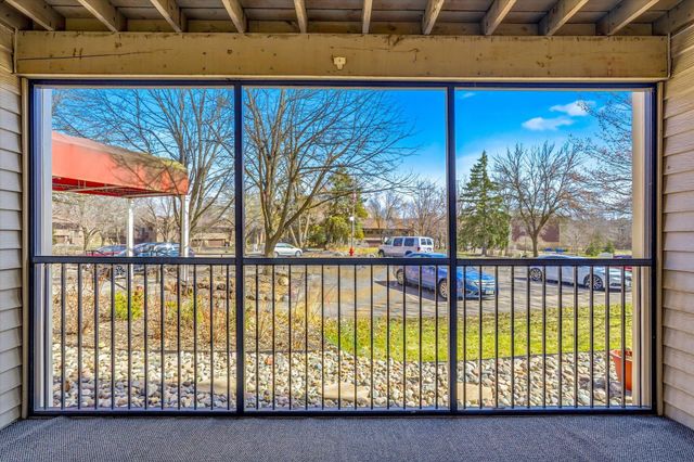 3150 Glen Oaks Avenue 105A, White Bear Lake, MN 55110
