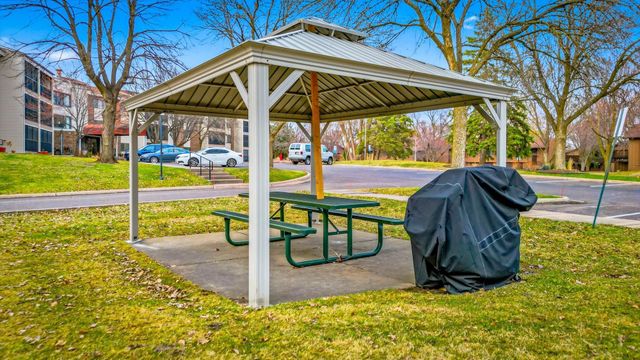 3150 Glen Oaks Avenue 105A, White Bear Lake, MN 55110