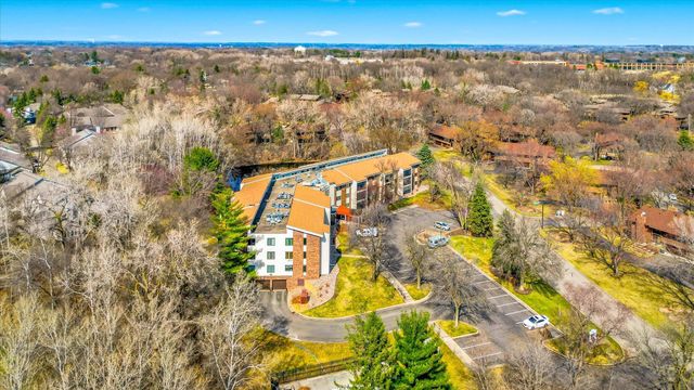 3150 Glen Oaks Avenue 105A, White Bear Lake, MN 55110
